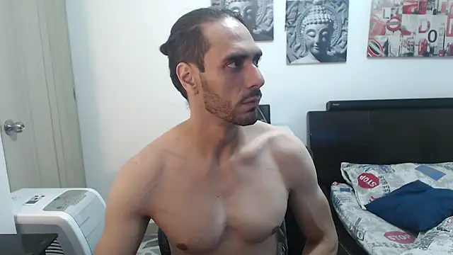 Snapshot of samuelgarcia_ chatting on 12-23-24, 08:00 samuelgarcia online show from 12-23-24, 08:00