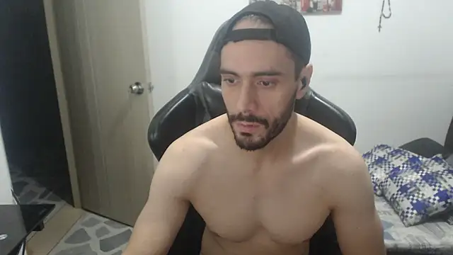 Snapshot of samuelgarcia_ chatting on 10-24-25, 08:33 samuelgarcia online show from 10-24-25, 08:33