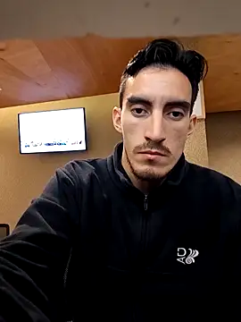 TommyMomentum online show from 04-11-26, 03:44