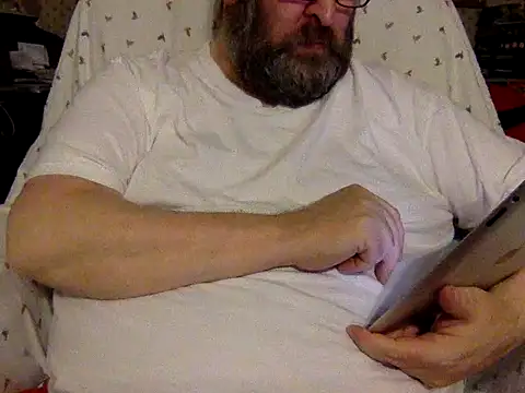Snapshot of Drwhocares chatting on 12-04-24, 10:41 Drwhocares online show from 12-04-24, 10:41