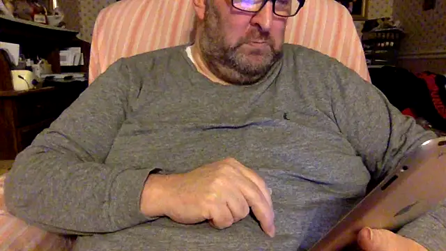 Snapshot of Drwhocares chatting on 02-06-25, 07:51 Drwhocares online show from 02-06-25, 07:51