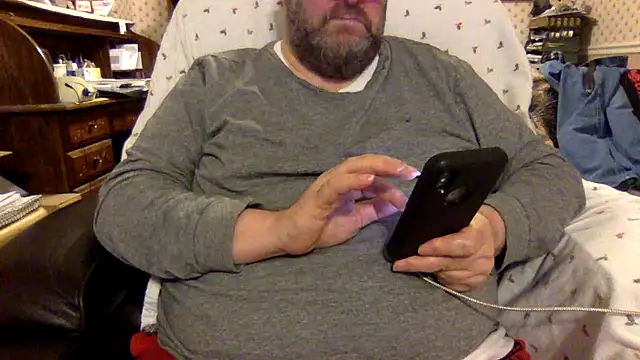 Snapshot of Drwhocares chatting on 02-19-25, 10:53 Drwhocares online show from 02-19-25, 10:53