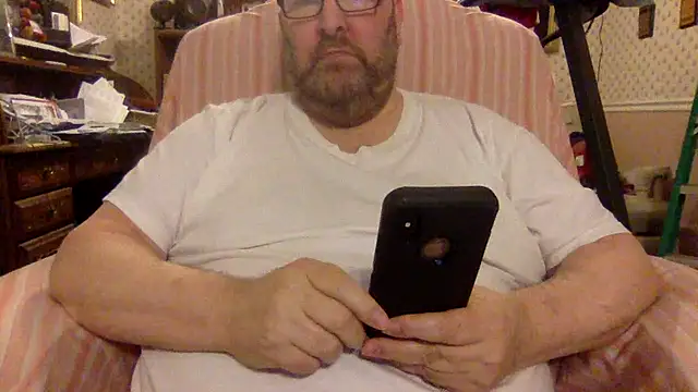 Snapshot of Drwhocares chatting on 04-15-26, 07:58 Drwhocares online show from 04-15-26, 07:58