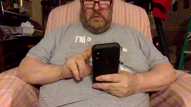 Snapshot of Drwhocares chatting on 04-18-26, 04:44 Drwhocares online show from 04-18-26, 04:44
