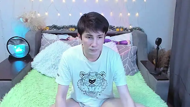 Yumi steve online show from 11-24-25, 09:09