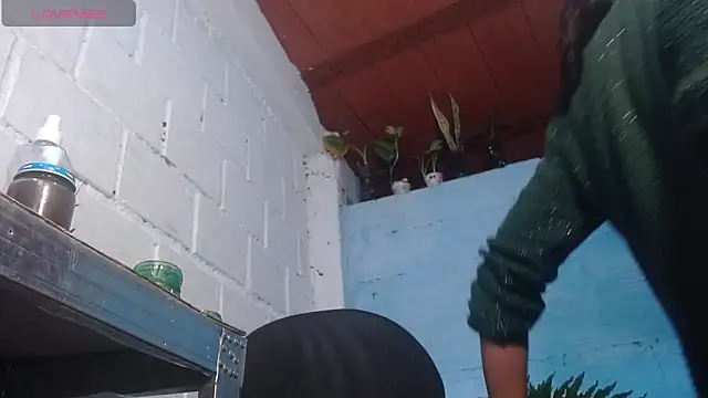 Snapshot of jasminne_ chatting on 02-15-26, 04:03 jasminne online show from 02-15-26, 04:03