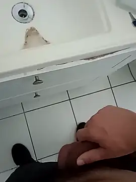 Snapshot of Michel22151gw chatting on 02-02-26, 12:15 Michel22151gw online show from 02-02-26, 12:15