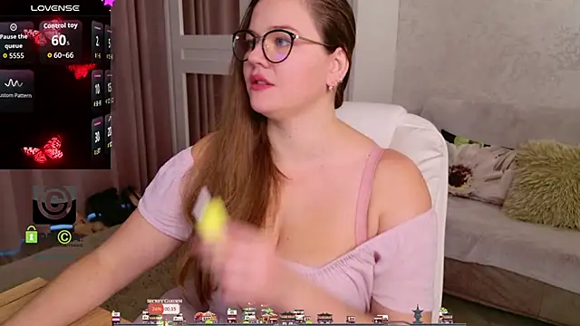 Snapshot of KellyKleine chatting on 11-11-25, 06:24 KellyKleine online show from 11-11-25, 06:24