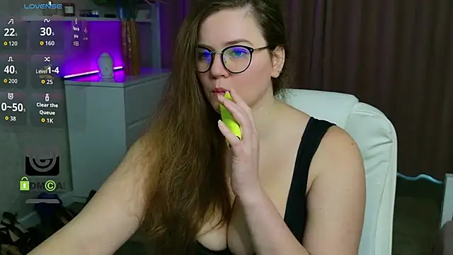 Snapshot of KellyKleine chatting on 03-02-26, 07:15 KellyKleine online show from 03-02-26, 07:15