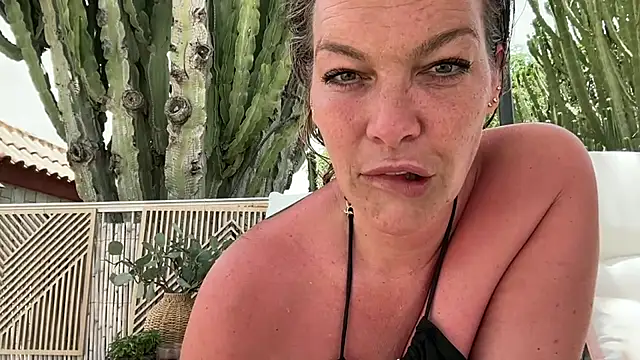 cyberchickie maria online show from 06-28-26, 12:00