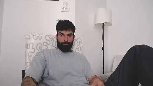 Snapshot of Verycutex chatting on 03-08-25, 08:44 Verycutex online show from 03-08-25, 08:44