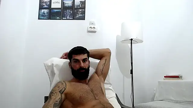 Snapshot of Verycutex chatting on 10-23-25, 06:06 Verycutex online show from 10-23-25, 06:06