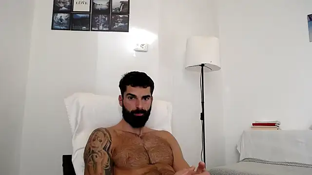 Snapshot of Verycutex chatting on 10-24-25, 06:10 Verycutex online show from 10-24-25, 06:10