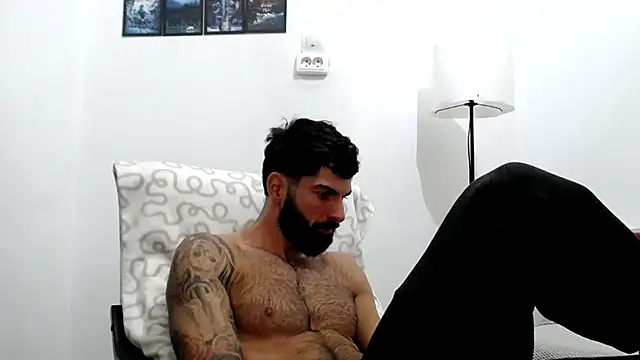 Snapshot of Verycutex chatting on 12-04-25, 06:16 Verycutex online show from 12-04-25, 06:16