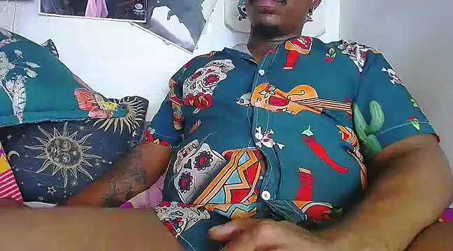 Snapshot of BlackRunning chatting on 03-09-25, 05:17 BlackRunning online show from 03-09-25, 05:17