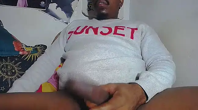 Snapshot of BlackRunning chatting on 03-11-25, 03:37 BlackRunning online show from 03-11-25, 03:37