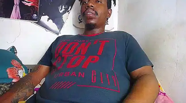 Snapshot of BlackRunning chatting on 03-13-25, 03:06 BlackRunning online show from 03-13-25, 03:06