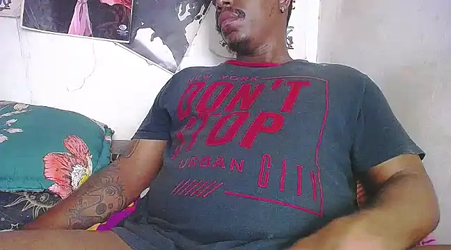 Snapshot of BlackRunning chatting on 03-14-25, 02:19 BlackRunning online show from 03-14-25, 02:19