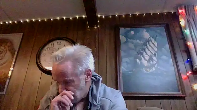 Snapshot of Makowboy chatting on 12-16-24, 07:21 Makowboy online show from 12-16-24, 07:21