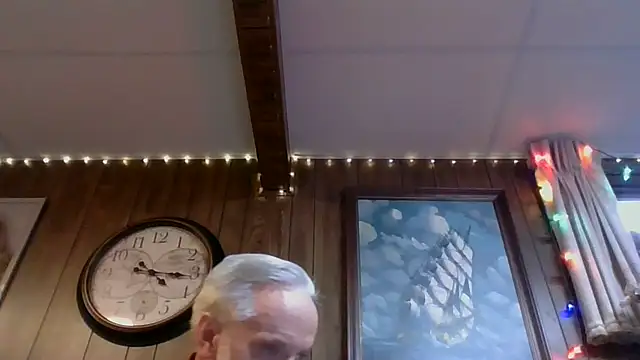 Snapshot of Makowboy chatting on 12-18-24, 11:19 Makowboy online show from 12-18-24, 11:19