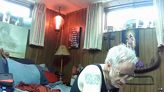 Snapshot of Makowboy chatting on 02-03-25, 06:49 Makowboy online show from 02-03-25, 06:49