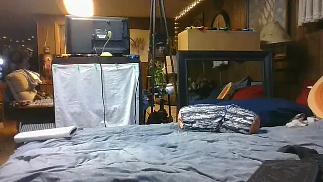 Snapshot of Makowboy chatting on 09-30-25, 06:02 Makowboy online show from 09-30-25, 06:02