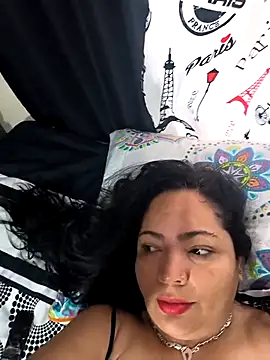 Snapshot of NIKOLE1301 chatting on 09-20-25, 02:40 NIKOLE1301 online show from 09-20-25, 02:40