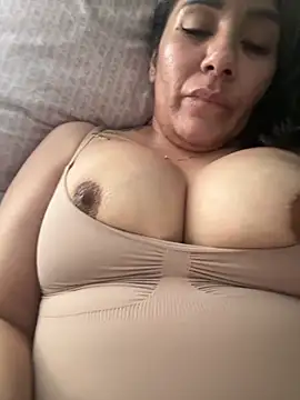 Aw ThROAt9 online show from 04-13-26, 03:39