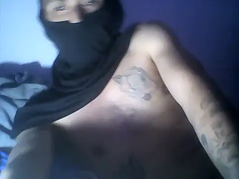 Snapshot of seroe_420 chatting on 11-10-25, 04:39 seroe 420 online show from 11-10-25, 04:39