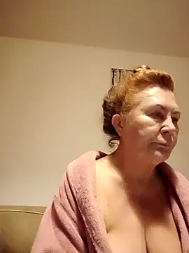 Hottie-Mom online show from 09-27-25, 09:31