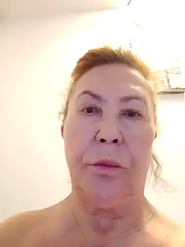 Hottie-Mom online show from 04-19-26, 07:29