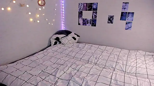 Snapshot of YunaPeace chatting on 01-15-26, 12:32 YunaPeace online show from 01-15-26, 12:32