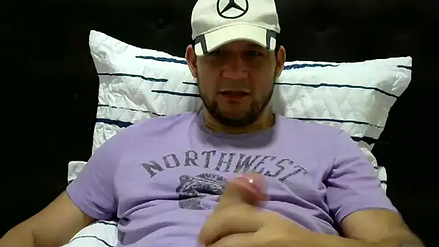 Snapshot of altenori112 chatting on 01-21-25, 08:54 altenori112 online show from 01-21-25, 08:54