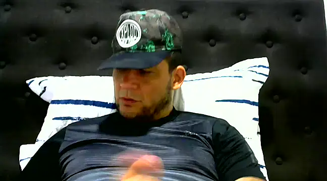 Snapshot of altenori112 chatting on 01-23-25, 02:12 altenori112 online show from 01-23-25, 02:12