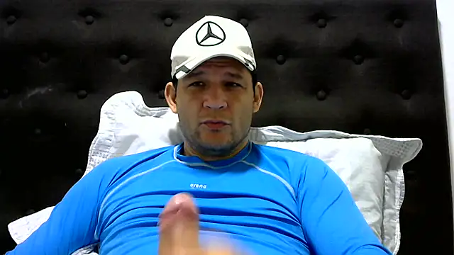 Snapshot of altenori112 chatting on 01-29-25, 01:49 altenori112 online show from 01-29-25, 01:49