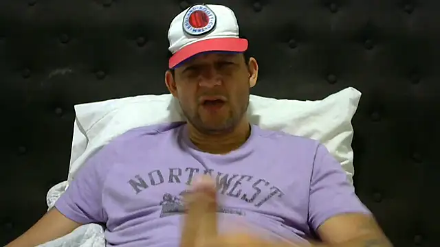 Snapshot of altenori112 chatting on 02-03-25, 03:42 altenori112 online show from 02-03-25, 03:42