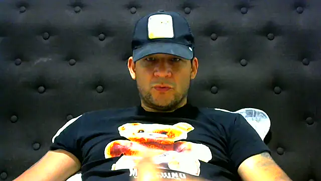 Snapshot of altenori112 chatting on 02-05-25, 02:51 altenori112 online show from 02-05-25, 02:51