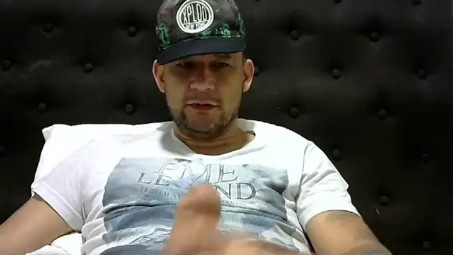 Snapshot of altenori112 chatting on 02-08-25, 11:13 altenori112 online show from 02-08-25, 11:13