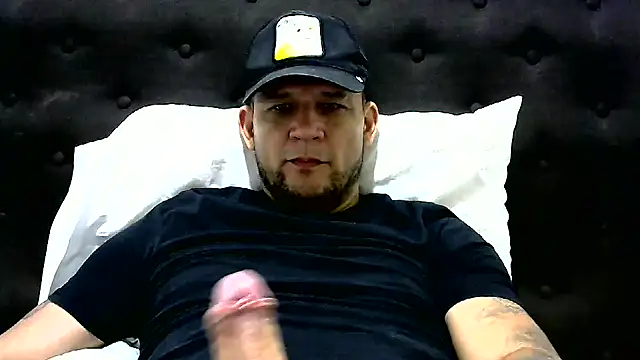 Snapshot of altenori112 chatting on 02-09-25, 04:07 altenori112 online show from 02-09-25, 04:07