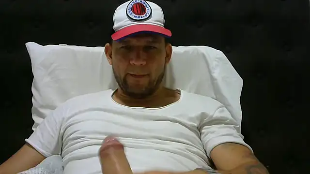 Snapshot of altenori112 chatting on 02-11-25, 12:49 altenori112 online show from 02-11-25, 12:49