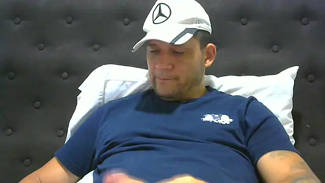 Snapshot of altenori112 chatting on 02-23-25, 01:53 altenori112 online show from 02-23-25, 01:53