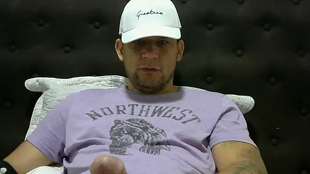 Snapshot of altenori112 chatting on 02-26-25, 03:19 altenori112 online show from 02-26-25, 03:19