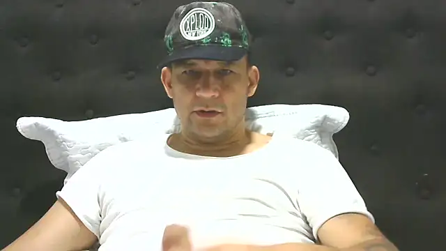 Snapshot of altenori112 chatting on 03-04-25, 11:54 altenori112 online show from 03-04-25, 11:54