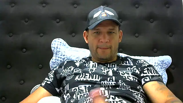 Snapshot of altenori112 chatting on 03-09-25, 06:32 altenori112 online show from 03-09-25, 06:32