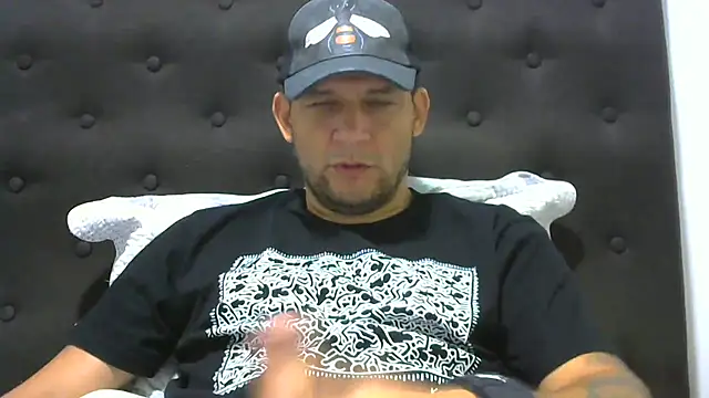 Snapshot of altenori112 chatting on 03-14-25, 03:36 altenori112 online show from 03-14-25, 03:36