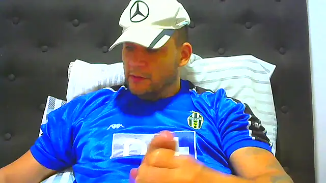 Snapshot of altenori112 chatting on 09-30-25, 09:31 altenori112 online show from 09-30-25, 09:31