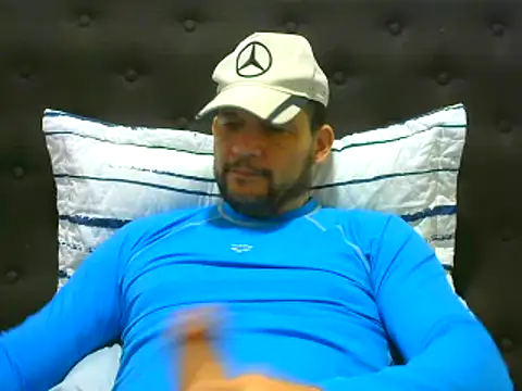 Snapshot of altenori112 chatting on 10-20-25, 12:38 altenori112 online show from 10-20-25, 12:38