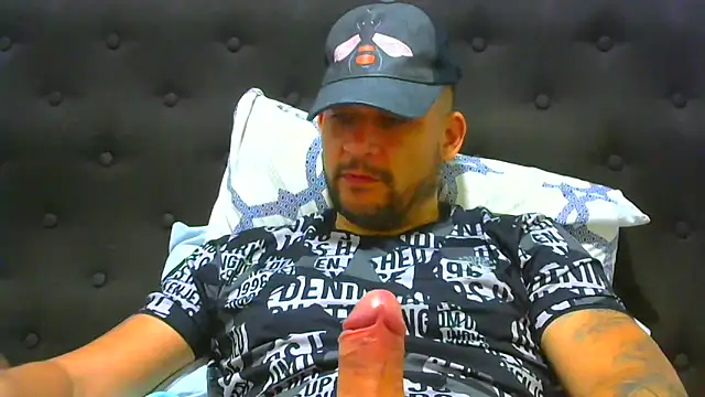 Snapshot of altenori112 chatting on 10-23-25, 06:50 altenori112 online show from 10-23-25, 06:50