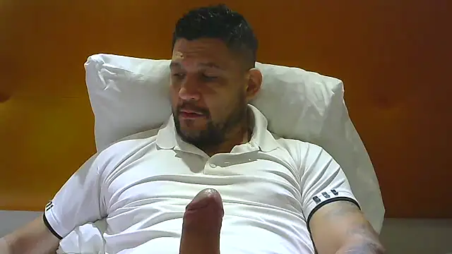 Snapshot of altenori112 chatting on 10-26-25, 01:50 altenori112 online show from 10-26-25, 01:50