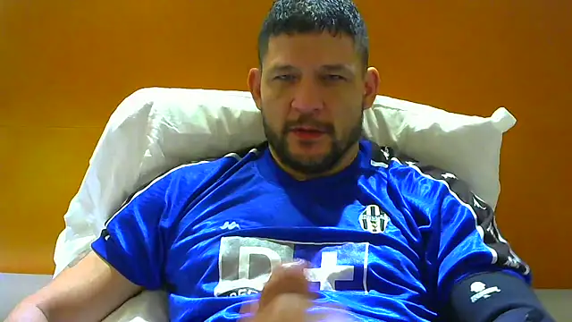 Snapshot of altenori112 chatting on 10-28-25, 01:58 altenori112 online show from 10-28-25, 01:58